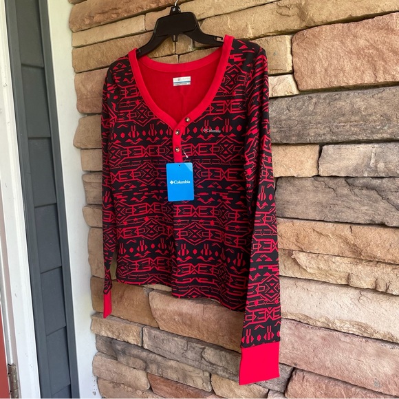 Columbia red black Holly Hideaway long sleeve top NWT - Picture 11 of 12